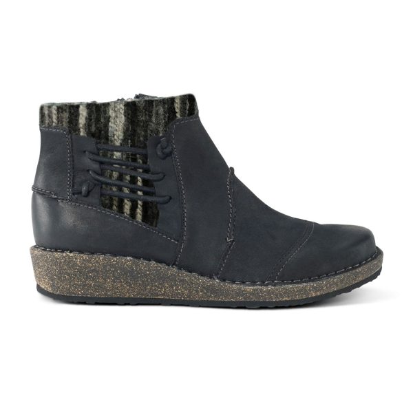 Aetrex Tessa Sweater Ankle Boot (Women) - Black Online